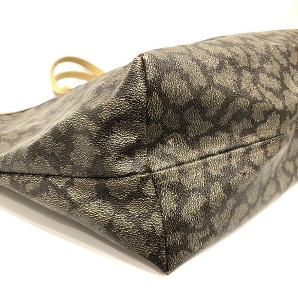 Saint Laurent Grey Giraffe Tote sku #85907 (corners minor tearing & rubbing) - Picture 7 of 16